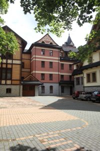 WOLSKI - okna - produkcja drewnianej stolarki otworowej - produkcja drewnianych okien i drzwi.